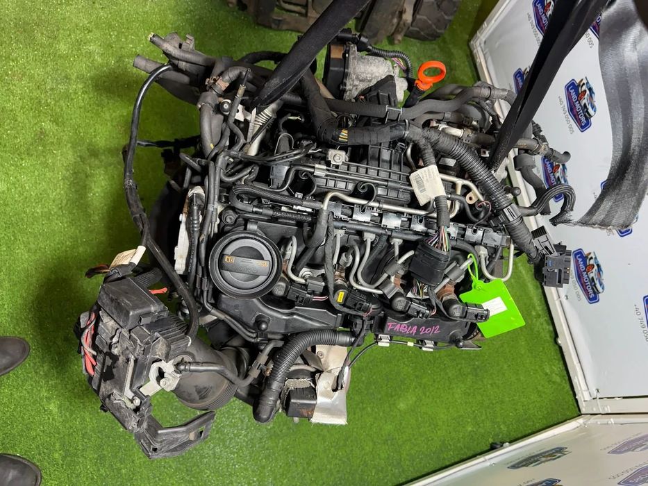 MOTOR COMPLET SKODA 1.6 TDI Diesel 105 hp / 77 kW 2010 - 2014 CAYC  (CAYB , CAYA )