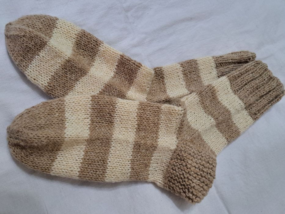 Вязанные шерстянные носочки ручной работы