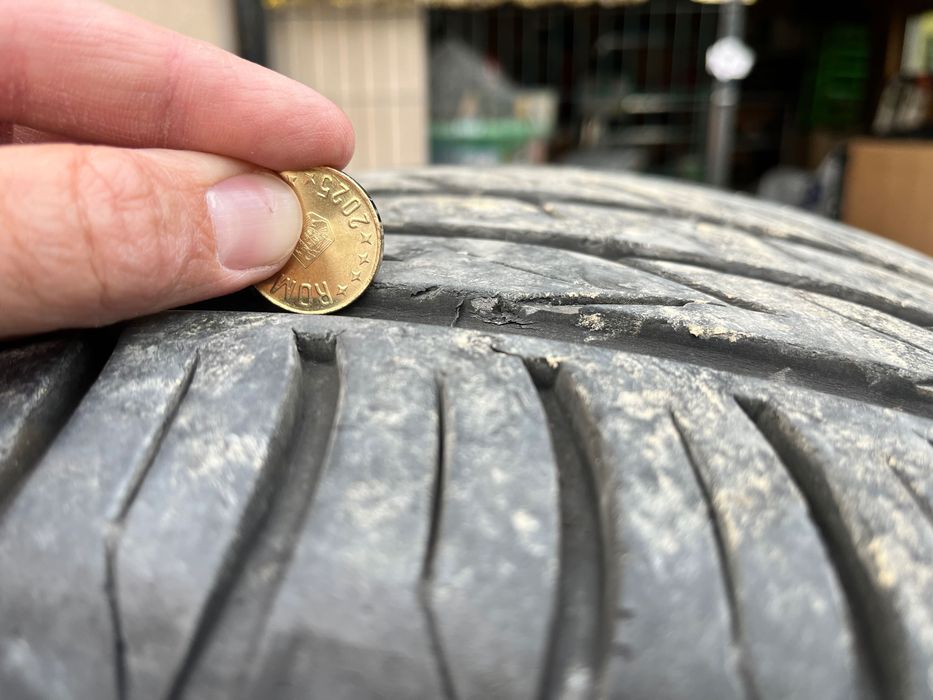 Vând anvelope vară 275/45R20