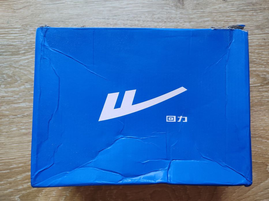 Кроссовки сатамын