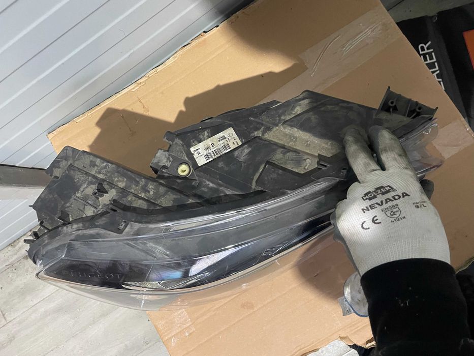 Far Dreapta Peugeot Partner III 3 An  2019 - 2025 cod 9816826880