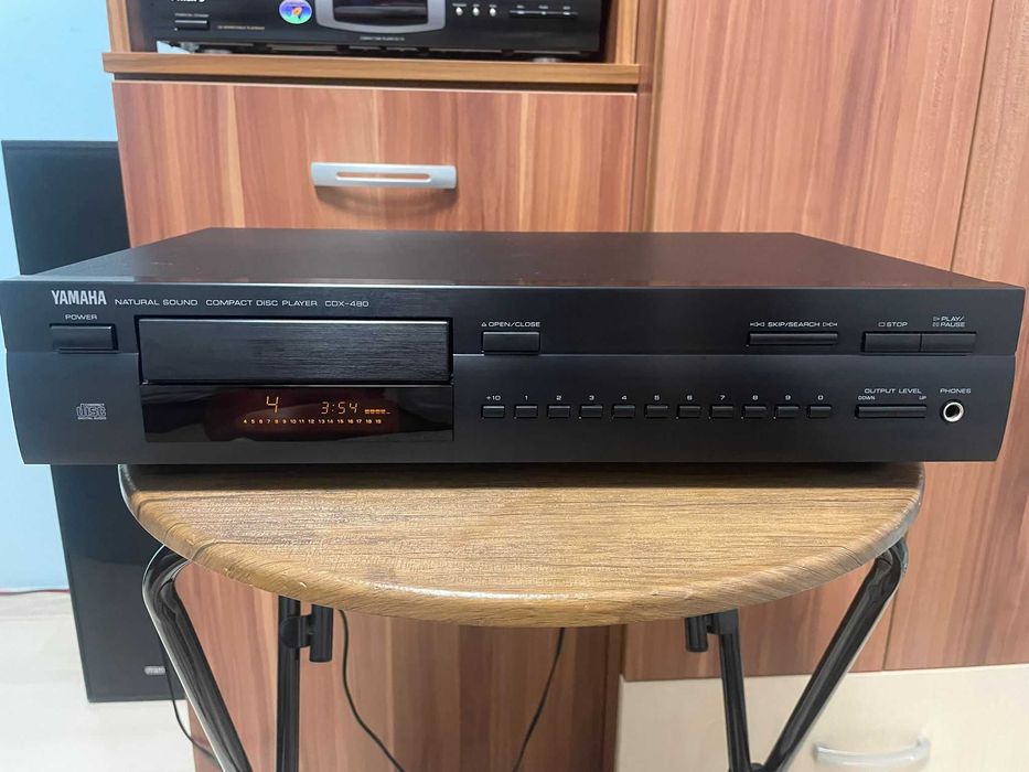 Yamaha CDX-480 Compact Disc Player