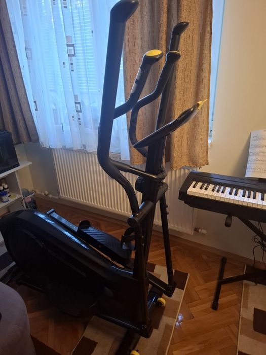 Vând bicicleta eliptica