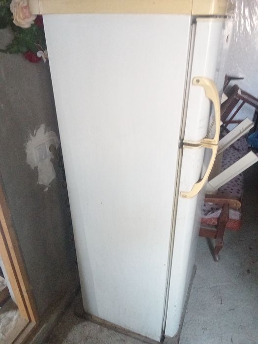 Холодильник Бирюса