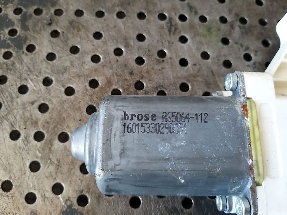 Motoras macara stanga fata ford focus 3 facelift a65064112