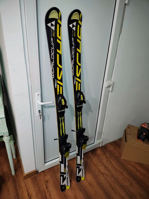 Vând schiuri Fischer Profesionale