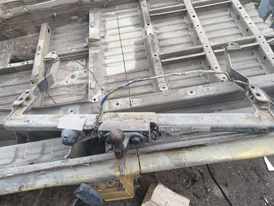 Cârlig remorcare opel vivaro  2005