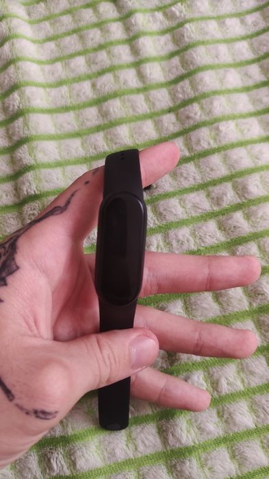 Продам Mi band 6