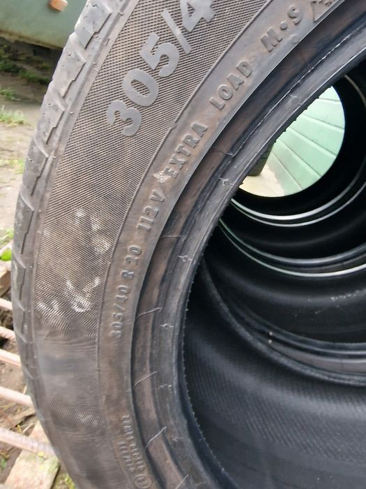 Anvelope 305/40R20 marca Continental, DOT 2020, 6 mm