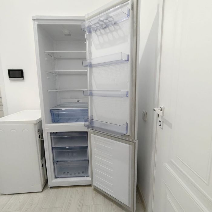 Продаю холодильник