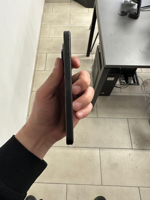 Продам Iphone 15 Pro