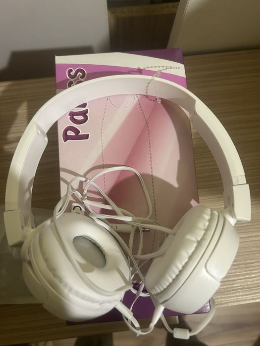 Casti cu fir over ear