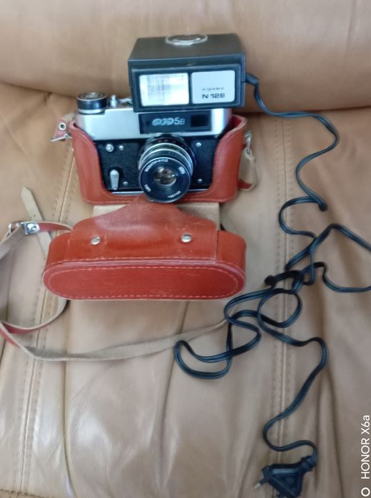 Касетъчна Камера и Светкавица N128