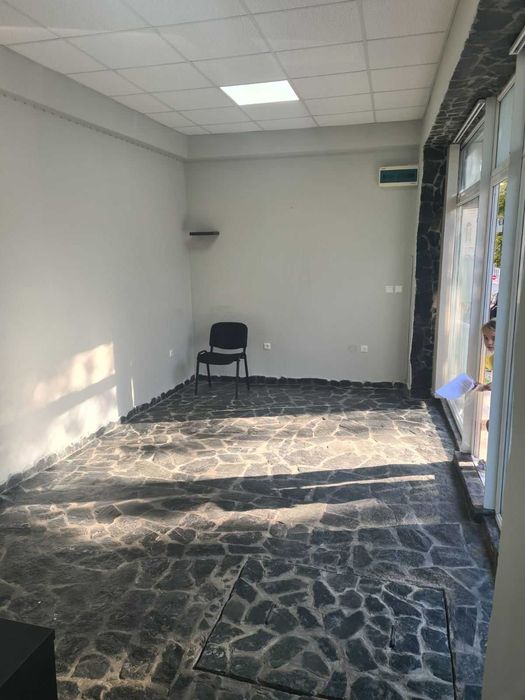 Дава се под наем Офис в Русе, Център - 18 кв.м за 125 € - Снимка #2