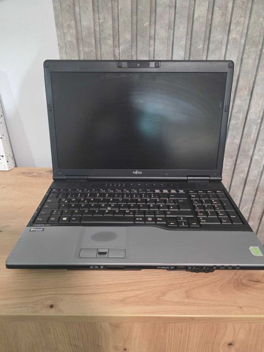 Лаптоп Fujitsu LifeBook E782 i7-3540M