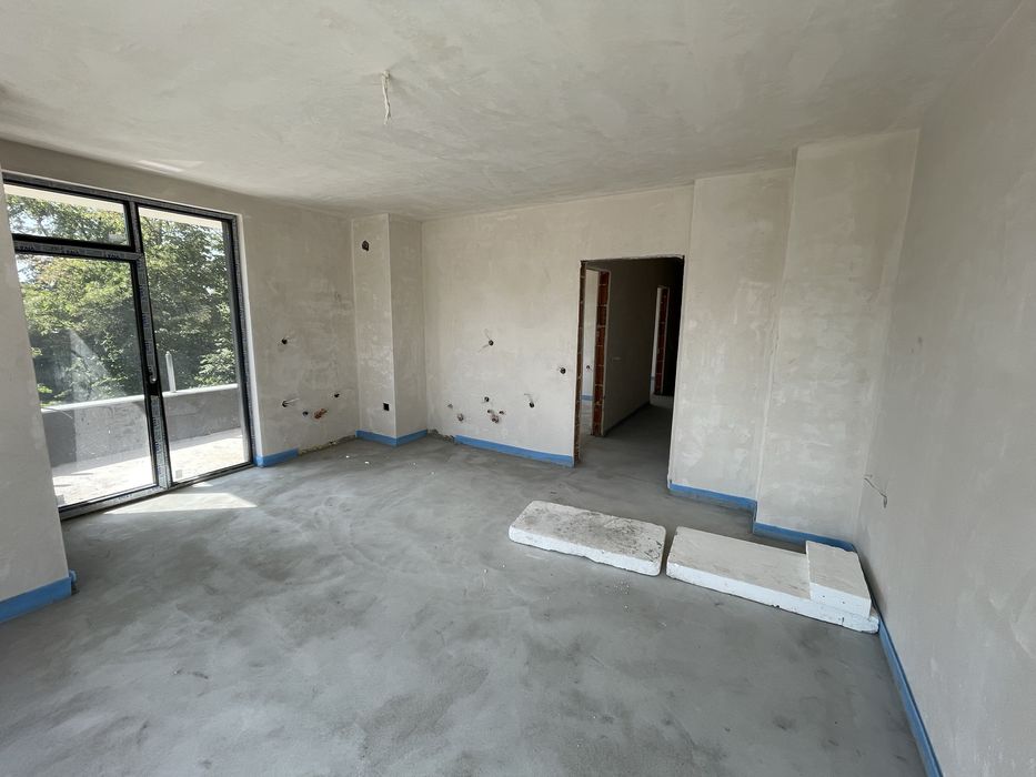 Продава се Тристаен апартамент в Търговище, Център - 84 кв.м за 1348 €/кв.м - Снимка #2