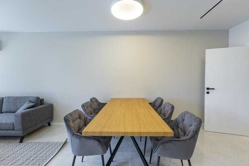 Продава се Тристаен апартамент в София, Център - 102 кв.м за 715 €/кв.м - Снимка #1