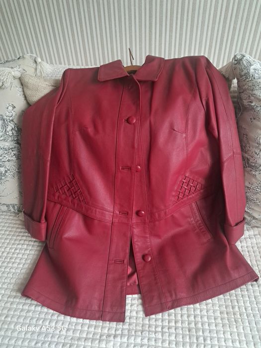 Haina piele rosie de dama