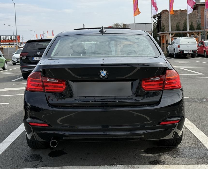 BMW 320D seria 3 F30 2013 3 butoane Sport Line automat
