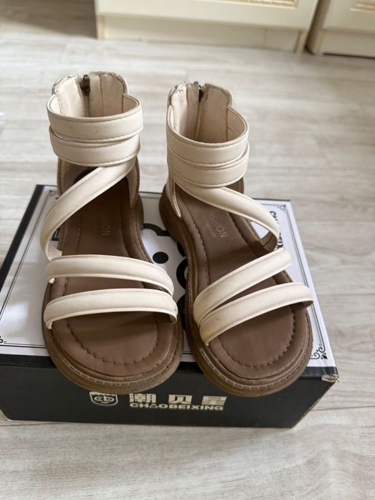 Продам детскую обувь 29 размер