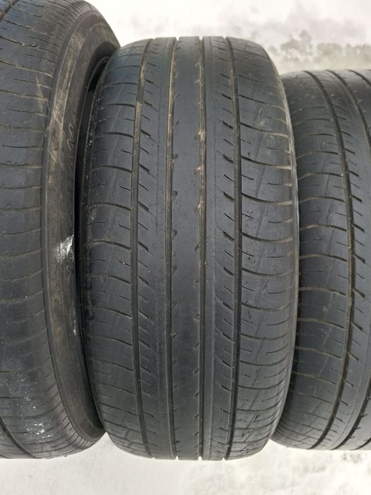 Продам шины 215/55/17 якохама