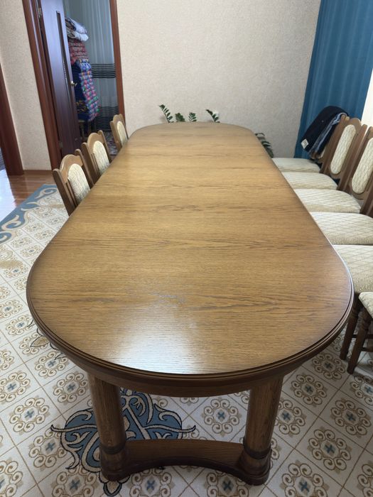 Продаю раздвижной стол со стульями