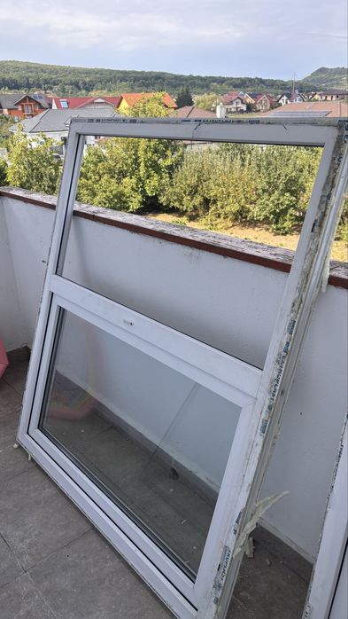 Ușă termopan PVC cu plasă, 3 geamuri. Se vând fiecare în parte