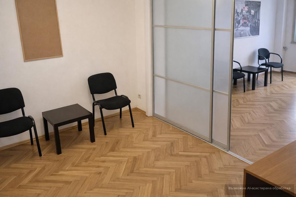 Дава се под наем Двустаен апартамент в София, Център - 55 кв.м за 598.23 € - Снимка #2