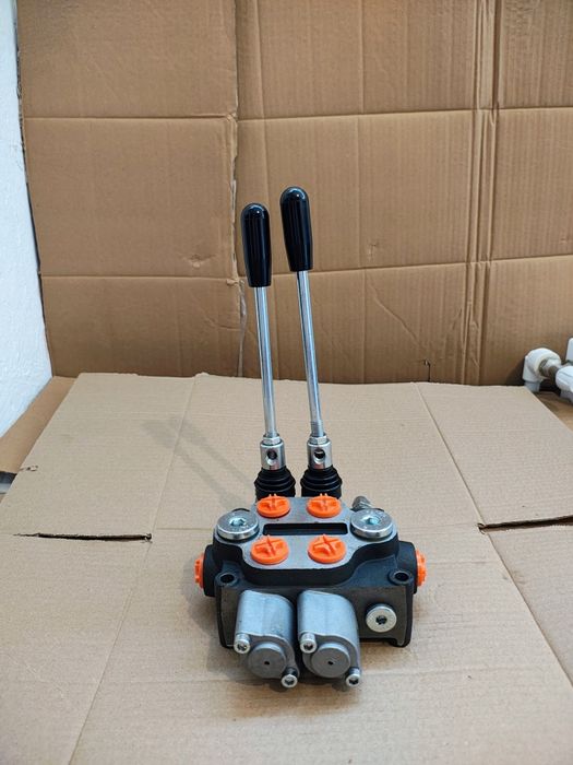 Distribuitor cu 2 manete 40litri