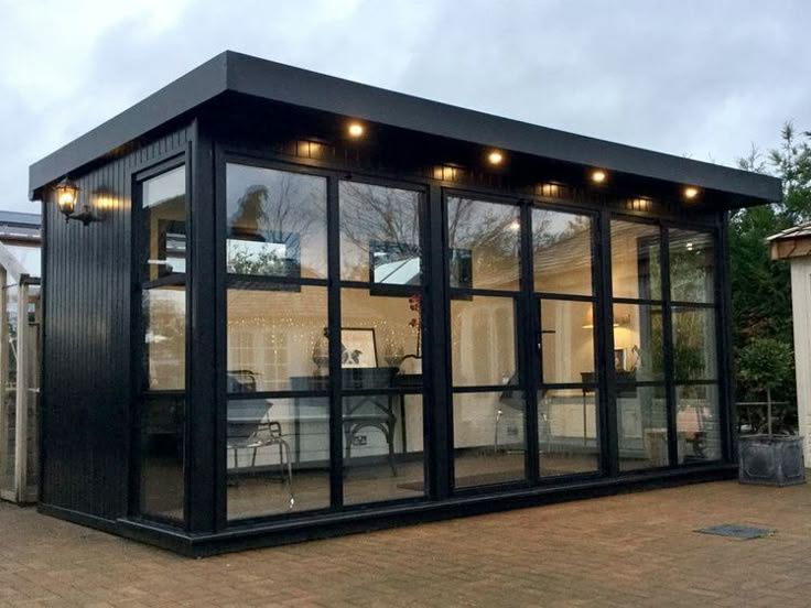 Producători containere pe orice dimensiune. Container vitrina , Contai