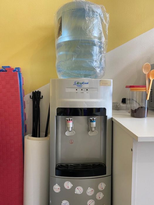 Куллер продам с бутылками