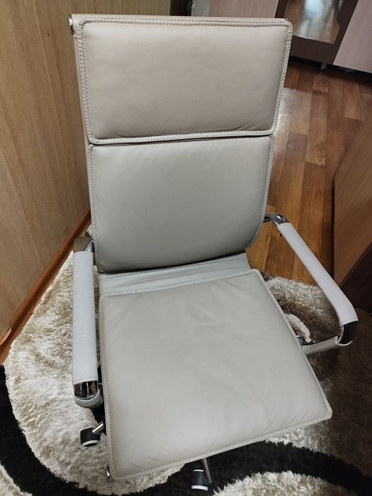 Продам офисный стул б/у