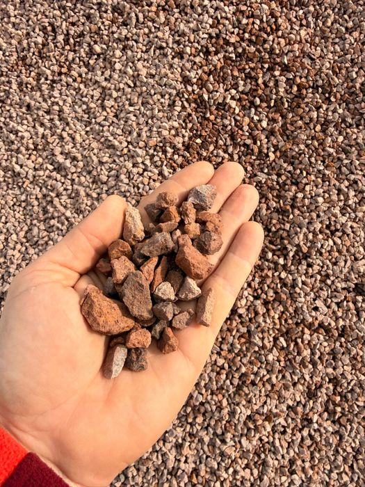 Piatra sparta  diferite culori/ Nisip Pietris Balastru