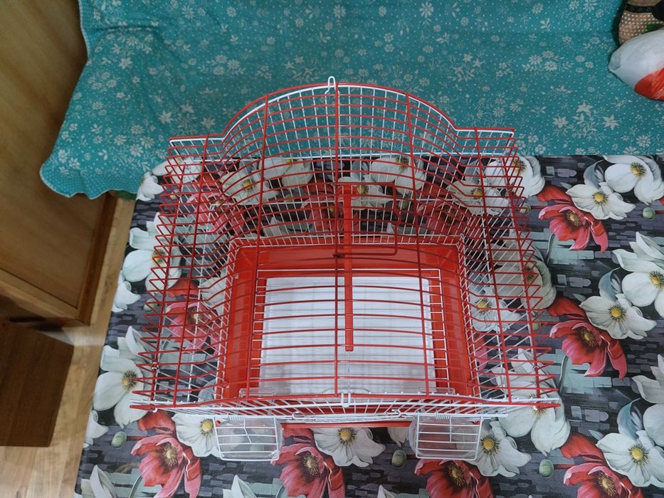 Продаётся китайская заводская клетка для Птиц в отличном состоянии