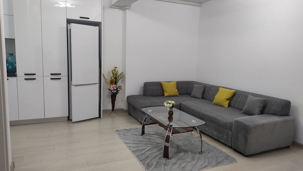 Închiriez apartament