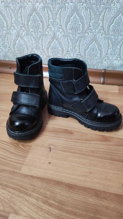 Ботинки кожаные для мальчика 28 рр