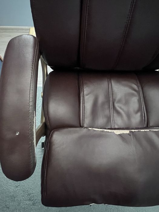 Удобен въртящ стол