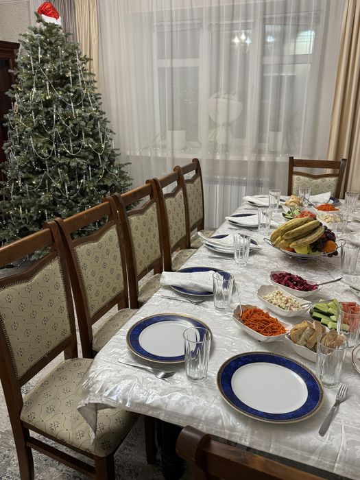 Комплект обеденный стол и стулья