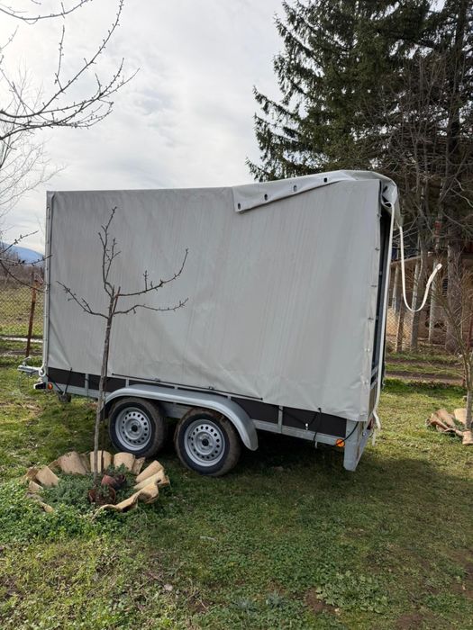 Двуосно ремарке .