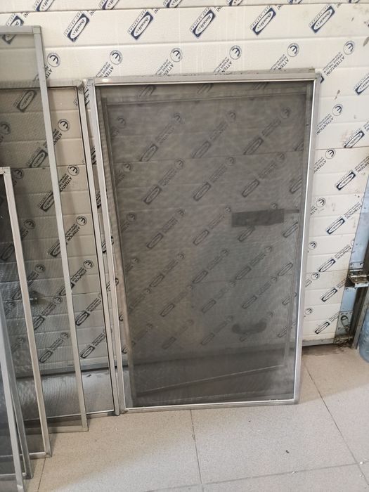 москитные сетки в хорошем состоянии