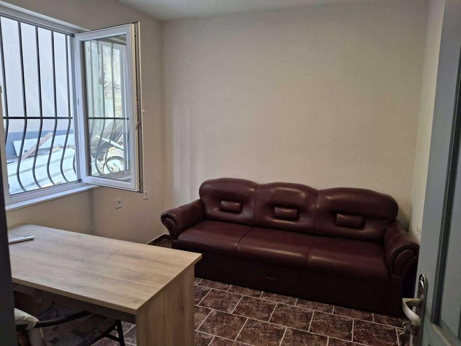 Дава се под наем Офис в Варна, Център - 67 кв.м за 610.98 € - Снимка #3