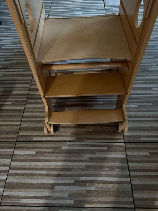 Leea learning tower/ turn leea multitask