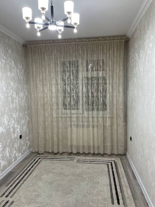 Yalangoch uylar bilan tola