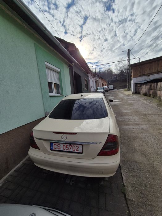 Vand 2 Mercedes E Class