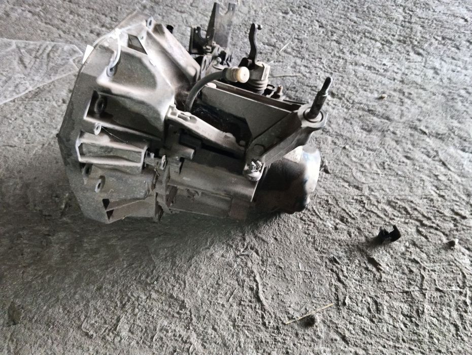ръчна скоростна кутия 1.5 DCI 7701723236 Renault Megane