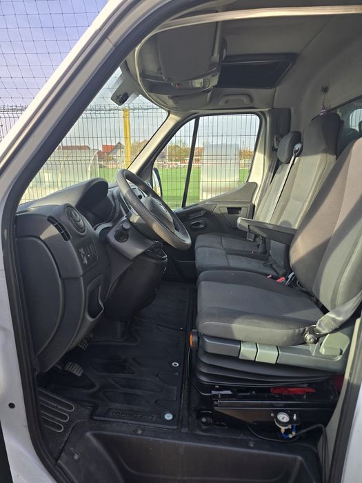 Renault Master 7450 €