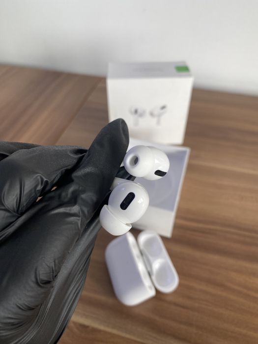 Apple AirPods Pro/ White/ Ca nou