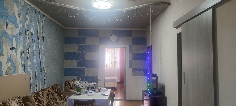 Продается 2 комн, 1й этаж,  Феруза школа 205
