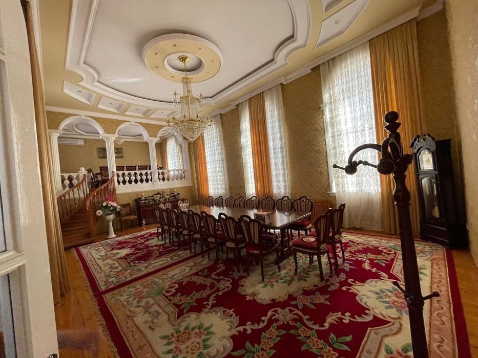 Yakkasaroyda 10 sotih.salamatinada.fasadi 32 metr