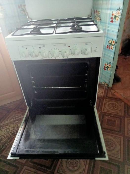 Продам газовую плиту